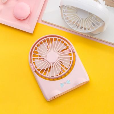 China Plastic personal portable electric table cooling air mini fan for sale