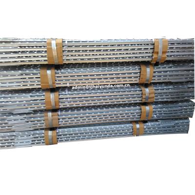 China Easily Assembled Heavy Duty Studded Steel Posts /Studded Fence t Posts for sale