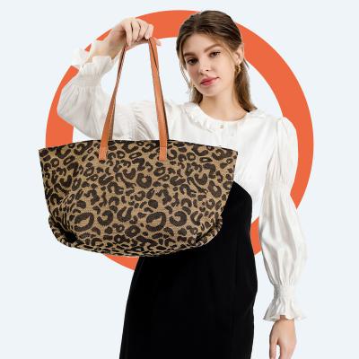 China Fashion Large Capacity Vintage Leopard Print Armpit Tote Bag Canvas Shoulder Bag Simple Women Tote Bag Vendor New for sale