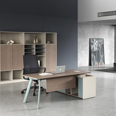 China 2021 Modern Convertible Office Furniture Custom L Shaped Manager Supervisor Table On Sale for sale