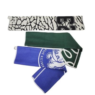 China Durable Golf Towel For Golf Bags With Carabiner Clip, Microfiber Waffle Pattern Premium Golf Towel For Women Men for sale