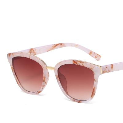 China 2022 Fashion Sunglasses Top Brand Designer Fashion Women Sunglasses Polarized Vintage Shades Printed Frame Luxury Cat Eye Sunglasses for sale