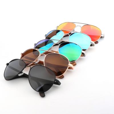 China Fashion Sunglasses 2022 Trendy Bamboo Sun Glasses UV400 Polarized Fashionable Women Gafas Temple Handmade Bamboo Sunglasses for sale