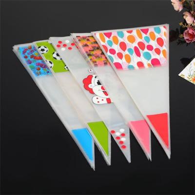 China Custom Printing OPP Moisture Proof Triangular Candy Bags With Twist Tie for sale