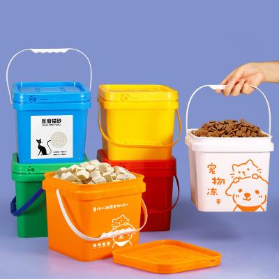 China Sealed Pet Dog Food Storage Container with Large Capacity and Metal Handle for sale