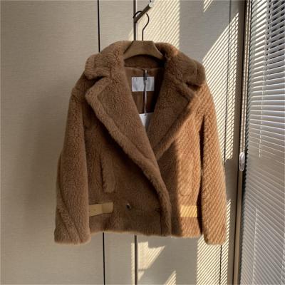 China Winter Women's Fashion Lamb Woolen Loose Viable Coat Women's Thick Warm Windproof Teddy Bear Coat Shorts for sale