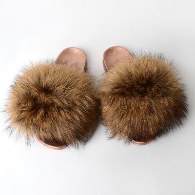 China Different Color Raccoon Fur Outdoor Slides Women Fur Soles Real Fox Sandals Anti-Slippery Fur Slippers for sale