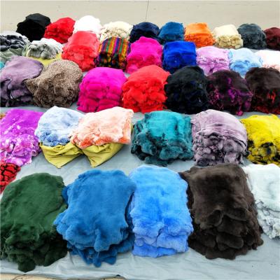 China Wholesale Good Quality Cheap Price Natural Dyed Color Rex Rabbit Fur Skin Pelts Soft And Fluffy For Women Coat Balance Collar Bag for sale