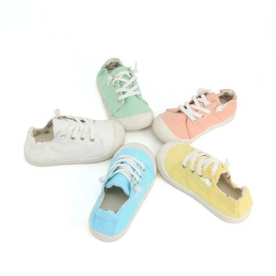 China Custom Soft Unique Walking Shoes Light Weight Flat Logo Toddler Baby Casual Shoes For Kid Boys Girls Infants Colorful Canvas Shoes for sale