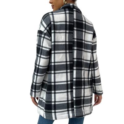 China Anti-wrinkle low price winter and autumn women wool blend buffalo plaid loose overcoat for sale