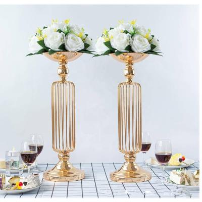 China Nordic new vintage design metal iron wedding, banquet, line candlestick bracket table event centerpiece ornaments for sale