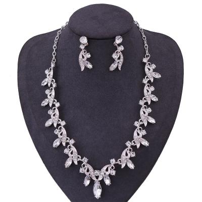 China Handmade bridal necklace set in white stone noida zirconia choker necklace set bridal wedding necklace for sale