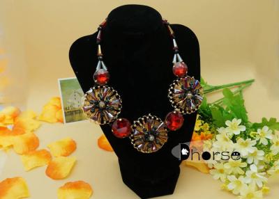 China Collar cristalino del cuello de la moda del diamante rojo de lujo para bailar en venta