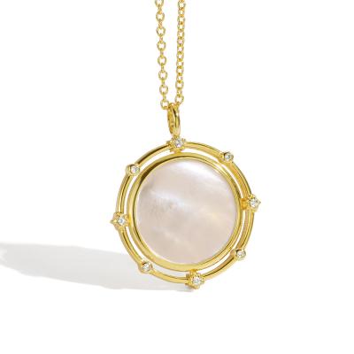 China Vintage Shell White Necklace Jewelry Wholesale Brass Necklace With Real Thin Layer Of Gold for sale