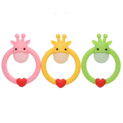 China Health and Safe BPA Free Baby Giraffe Round Shape Teether BPA Free Food Grade Pendant Infant Teeth Ring for sale