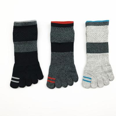 China Wholesale Custom Antibacterial Mens Gray Mini Crew Five Finger Toe Socks for sale