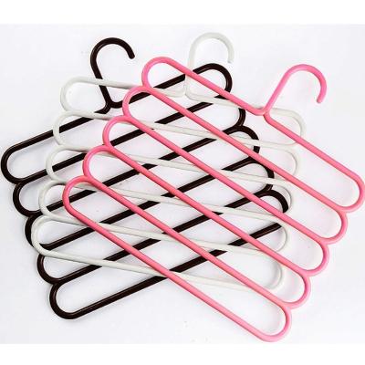 China SHOW 5 Layer Multi Colored Pants Hanger Plastic Black Scarf Hanger for sale