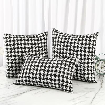 China Black and White Anti-Static Custom Printing Embroidery Houndstooth Cotton Pillow Cushion Cover with Zipper for Home Decor for sale