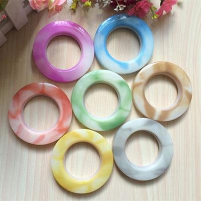 China Modern Curtain Accessories In Good Price Shower Hooks Noise To Reduce Washable Without Fade 72mm Plastic Rings For Curtain for sale