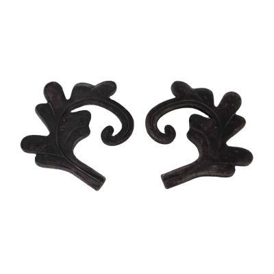 China Easily Assembled Decorative Ornamental Forged Leaves And New Design 3mm Thickness Wrought Iron Flowers For Sale for sale