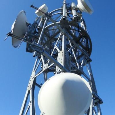 China Hot Dip Galvanized Self Supporting Radio Tower 5km Wifi Gsm Phone Satellite Microwave Radio Tower for sale