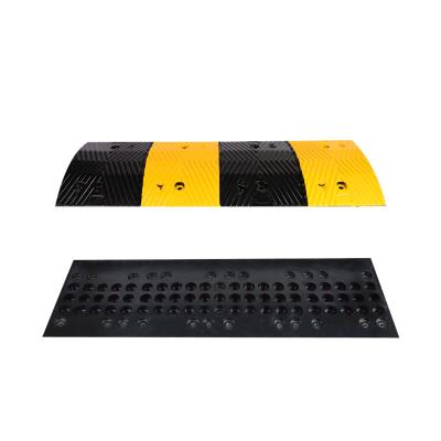 China Heavy Duty Herringbone Traffic Road Driveway Rubber Industrial Speed Bumps Rubber Road Hump Speed Breaker for sale