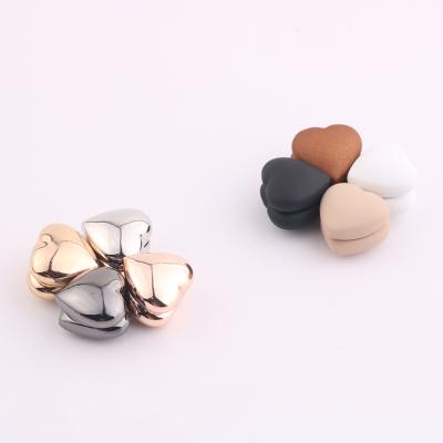 China Solid color rose gold heart shape hijab brooch matte finish white black hijab accessory pins WJPJ-004 for sale