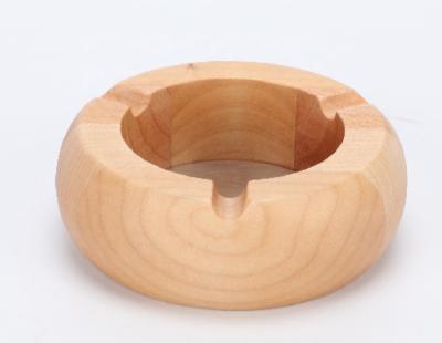 China Handmade Customize Eco-Friendly Wooden Round Maple Wood Container Cigarette Cigar Ashtray Smoking Holder for sale