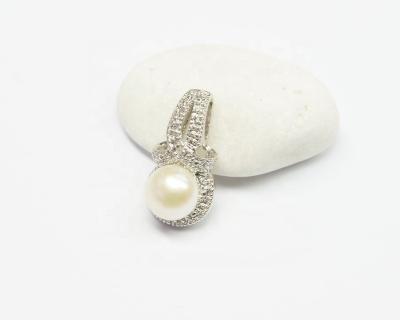 China Factory Wholesale CLASSIC 925 Sterling Silver Freshwater Button Pearl with Diamond Pendant for sale