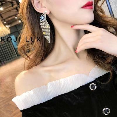 China FASHIONABLE Exaggerated Shiny Crystal Tassel Earrings Geometric Square Luxury Jewelry Full Long Rhinestone Drop Dangle Earrings Wedding Gift for sale