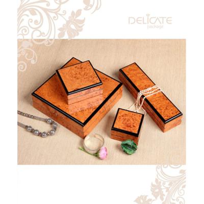 China Luxury Packaging Luxury Packaging Top Selling Jewelry Box With Glossy Finishes Antique Wooden Jewelry Box For Jewelry Set for sale