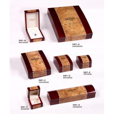 China Custom Logo Luxury Women Organizer Luxury Packaging Factory Direct Ring Large Wood Jewelry Box Manufacturer for sale