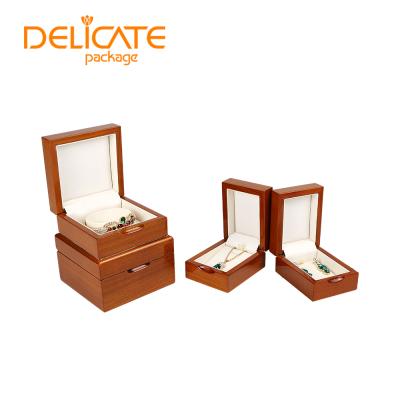 China High End Environmental Protection Customized High Gloss Lacquered Leather Wooden Jewelry Ring Boxes Velvet Packaging Gift Display Gems Jewelry Necklace Box for sale