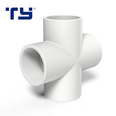 中国 Fitting UPVC Rubber Joint GB 4 Way PVC Pipe Fitting For Water Supply 販売のため