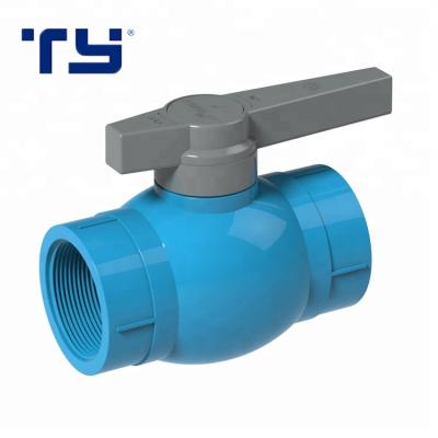 China Wholesale High Quality Thread TIS standard PVC Blue Plastic Ball Valve Te koop