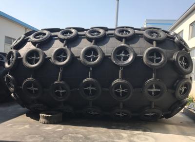 中国 Customized Pneumatic Rubber Fenders with 6-10 Years Lifespan 販売のため