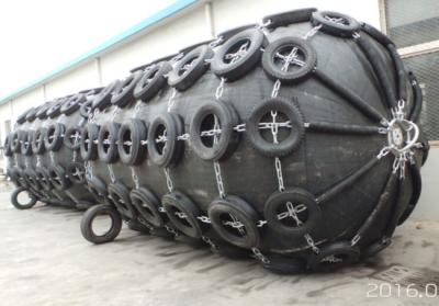 China Natural Nylon Pneumatic Rubber Fender Oil Tanker Protection Yokohama Fender Sizes for sale