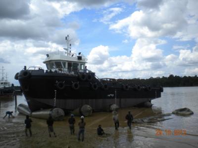 China Docking Salvage Ship Rubber Airbag Rolling Floating Boat Lift Air Bags for sale