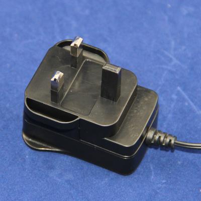 China 3W / 10W Power Adapter UK 3 Pins AC Plug 45 - 55g Weight Black / White Color for sale