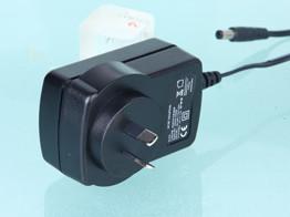 China La CA 230V entró la CA al adaptador de la pared de DC, cambiando la CA DC adaptador de la pared de 9 voltios en venta