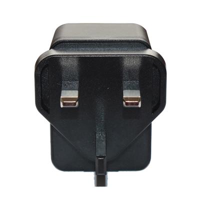 Cina Adattatore massimo nero del caricatore di CC 7.4V 8.4V 11.1V 12V 14.4V 16.8V 24V 1A 500mA per la batteria dello Li-ione di 1500mAh 24Ah Canon in vendita