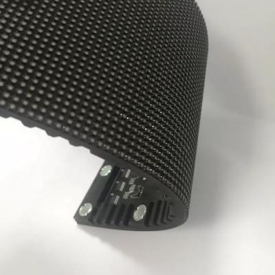 China La exhibición modular flexible de P1.8 P2 P2.5 LED curvó suavemente interior en venta