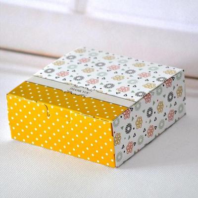 China Recyclable Wholesale Paper Festival Gift Packaging Boxes Gift Box For Party for sale