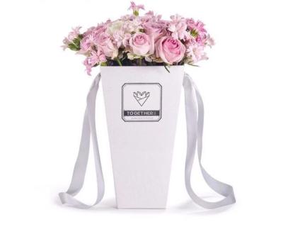 China Recyclable Fancy New Design Custom Paper Flower Box Packaging For Rose Packing for sale