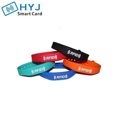 China Waterproof / Waterproof Custom Logo Laser Engraving 13.56MHz RFID Silicone Wristbands for sale