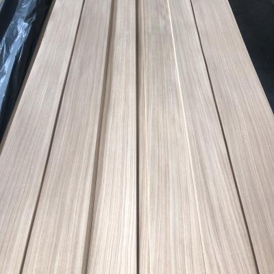 China Free Sample 0.3mm/0.45mm/0.5mm/0.6mm White Natural Oak Veneer Natural White Oak Wood Veneer Mountain/ Straight Grain for sale