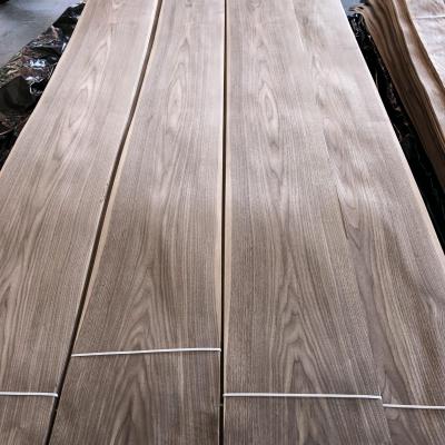 China Warmverkauf AA Berg/Gleichkorn Walnuss Holz Veneers Walnuss Veneer Blätter Natur Veneer Holz Schwarz Walnuss Blatt zu verkaufen