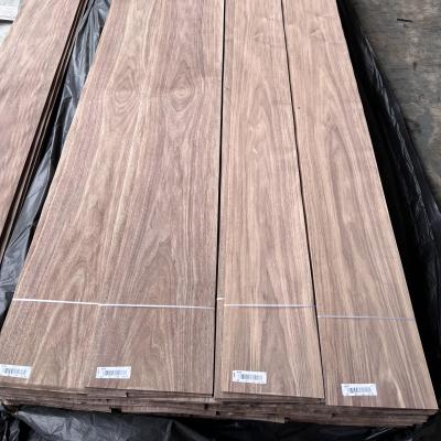 China Natural veneer clear texture mountain pattern black walnut veneer for Interior decor plywood face board for sale