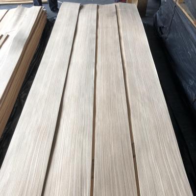 China Wood Veneer Natural White Oak Veneers Mountain/ Straight Grain Oak White Sheets for sale