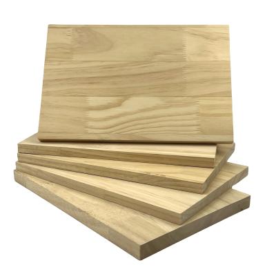 China Finger joint houten planken 8mm 10mm 12mm 18mm 20mm 35mm gelamineerde houten planken dennen hout Finger jointed planken Te koop